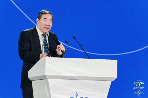 嘉多网 蒲慕明院士：未来数十年会用AI的人取代不会用AI的人