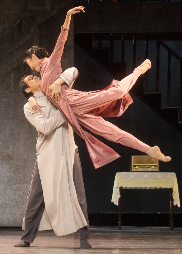 中鼎策略 当代舞台创作的同质化困局与破局